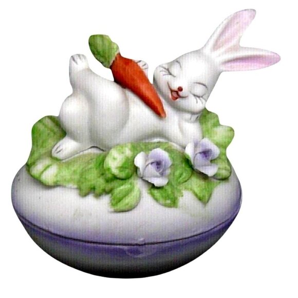 Bunny With Carrot Ceramic Candle Holder with Purple Wax Lefton - Picture 1 of 5
